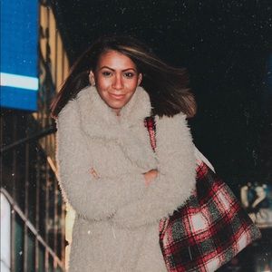 Meet your Posher, Jael